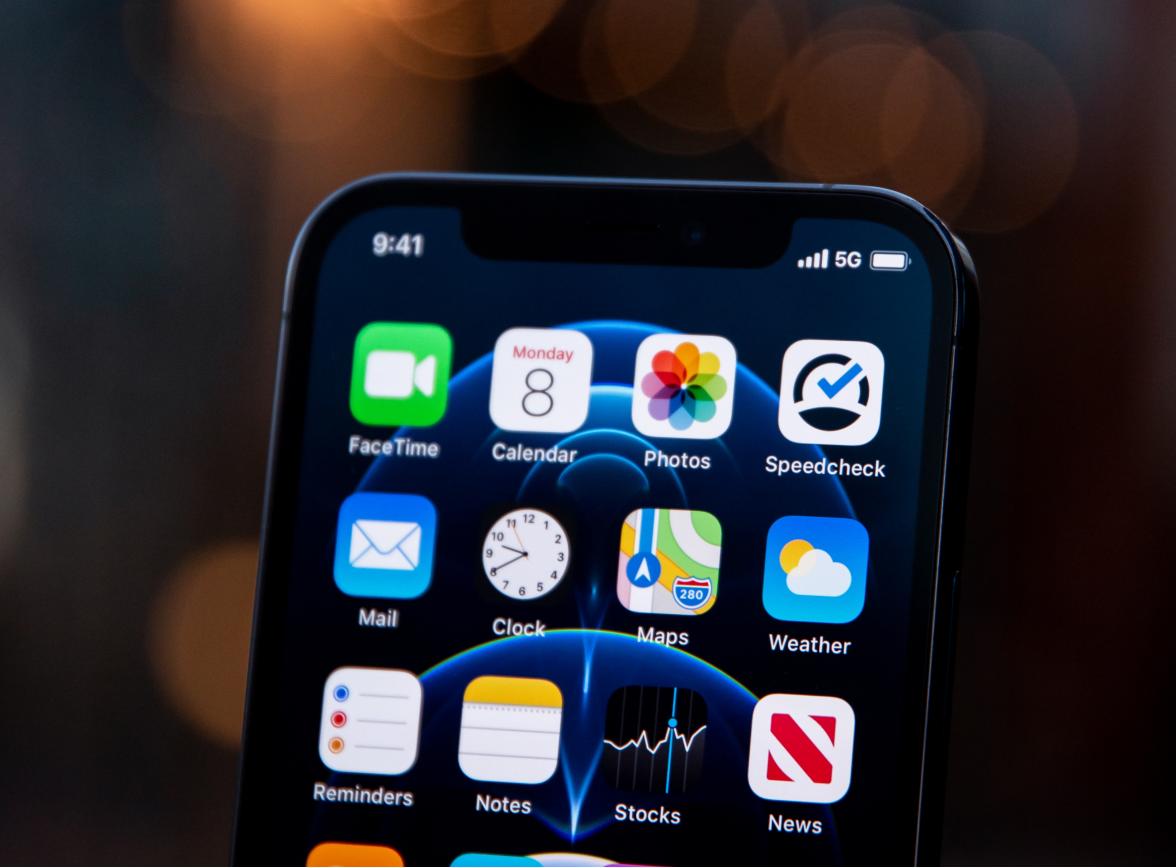 额尔古纳苹果手机维修分享为什么 iPhone 12 在冬季会自动关机 