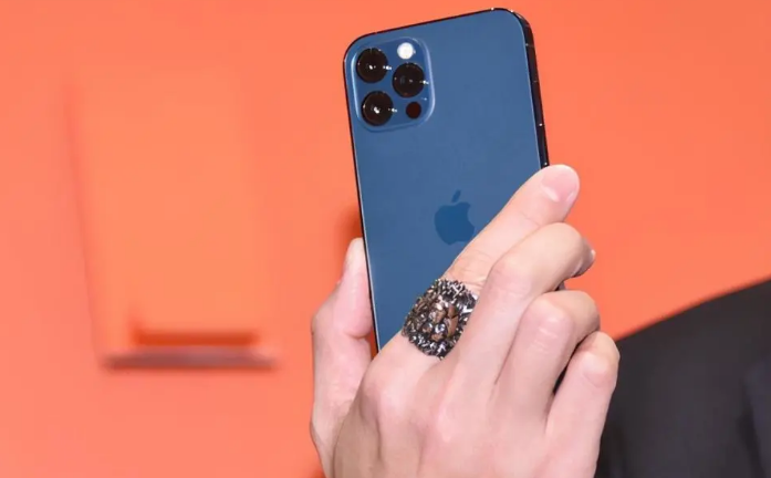 额尔古纳苹果手机维修分享iPhone12系列重启方法教程 